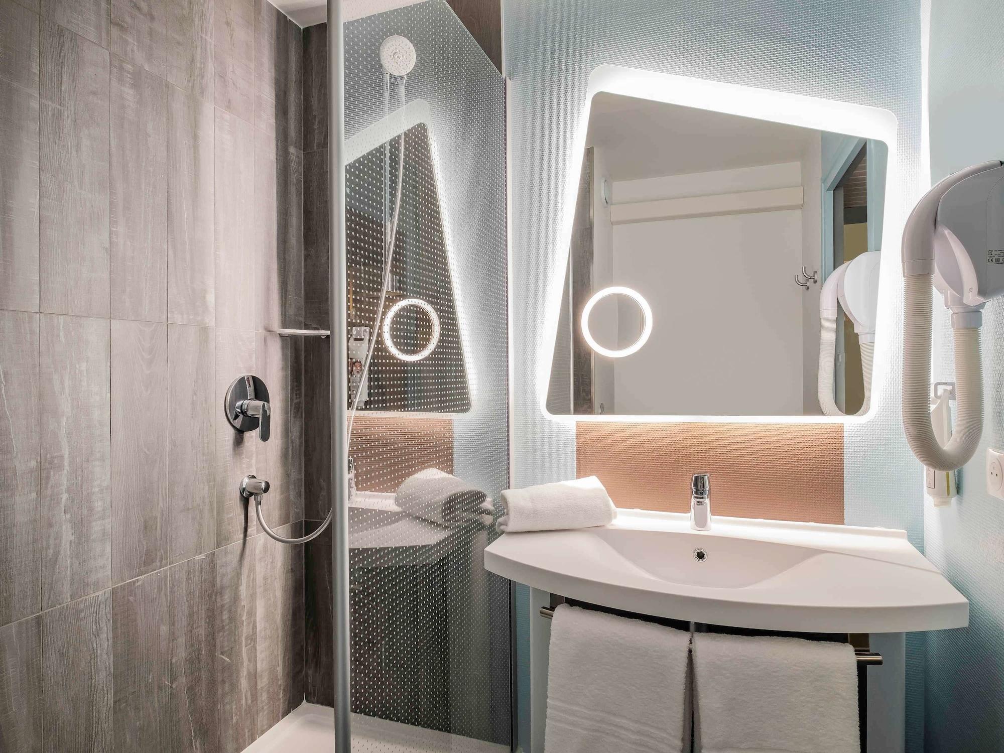 Ibis Amboise Hotell Exteriör bild